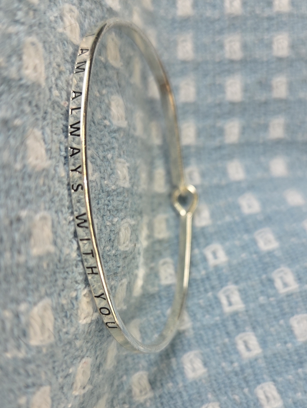 Thin Silver-Tone Wire Hook Bracelet With Engraved Quote "I Am Always With You".